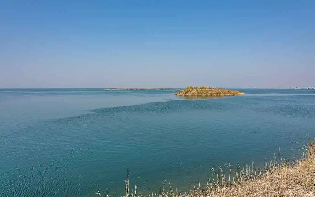 keenjhar lake tourist place in sindh