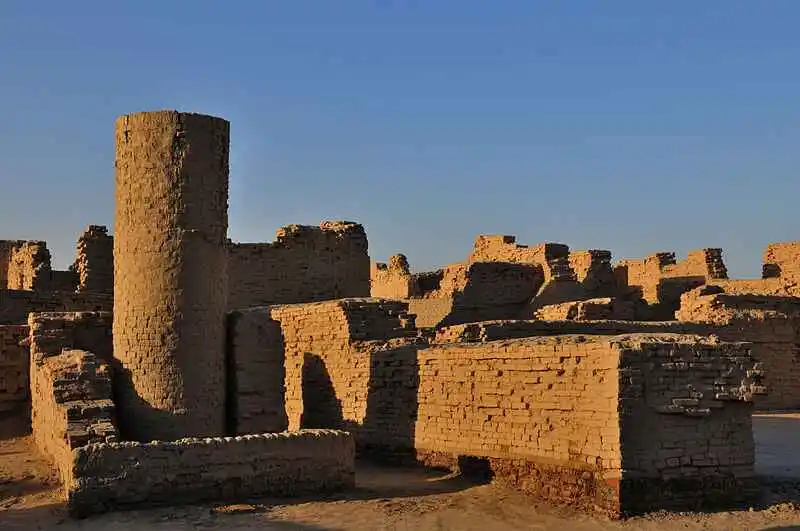 Mohenjo daro tourist place in sindh